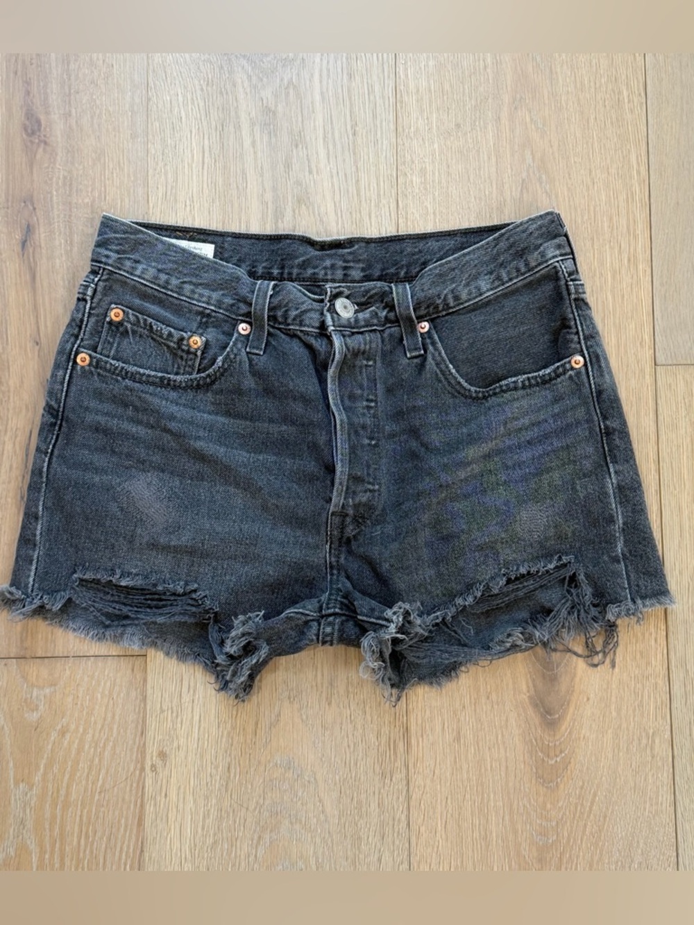 Levi’s 501 cut off denim jean shorts button fly raw hem women’s 27